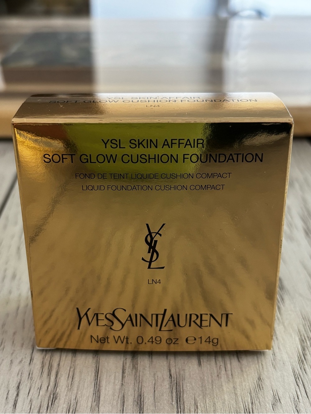 Yves Saint Laurent Soft Glow Cushion Foundation Compact - Gold